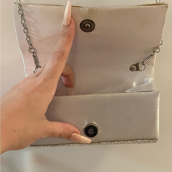 Akira Sparkle Studded Silver Chain Clutch - Picture 4 of 6